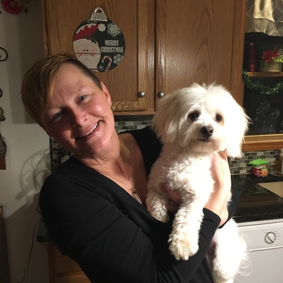 Meet your Posh Ambassador Rebecca!! - Picture 3 of 4